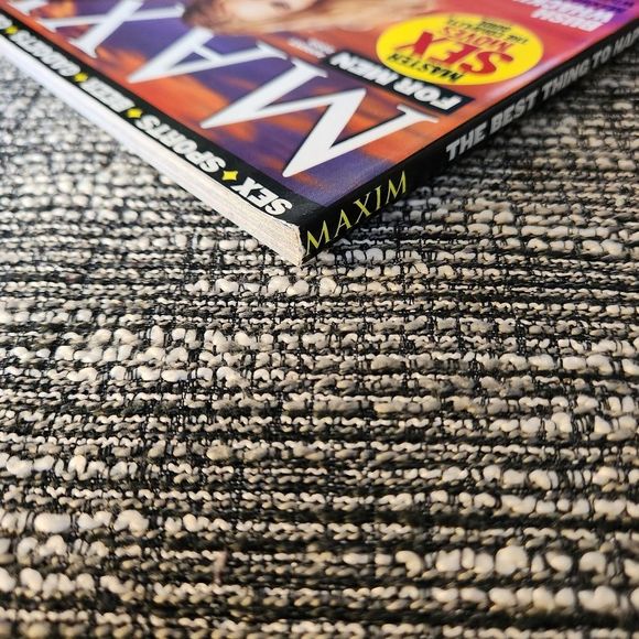 Maxim magazine Coyote Ugly August 2000 - Picture 5 of 6